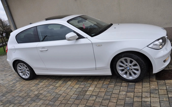 BMW Seria 1 cena 22500 przebieg: 240000, rok produkcji 2010 z Bełchatów małe 326